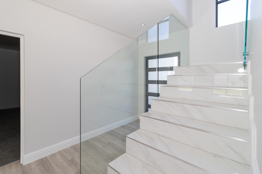 4 Bedroom Property for Sale in Sandown Western Cape